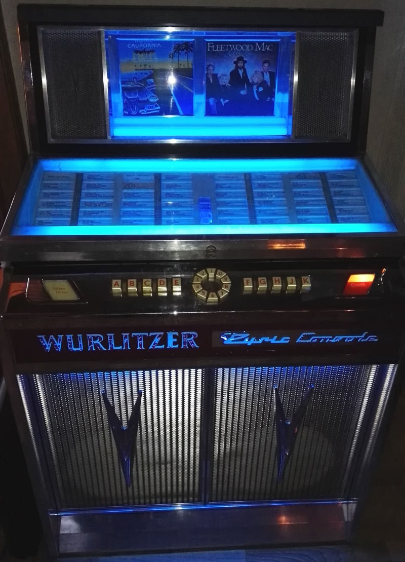Wurlitzer Lyrec Console 1965 Jukebox repaired with digital MP3/WAV file